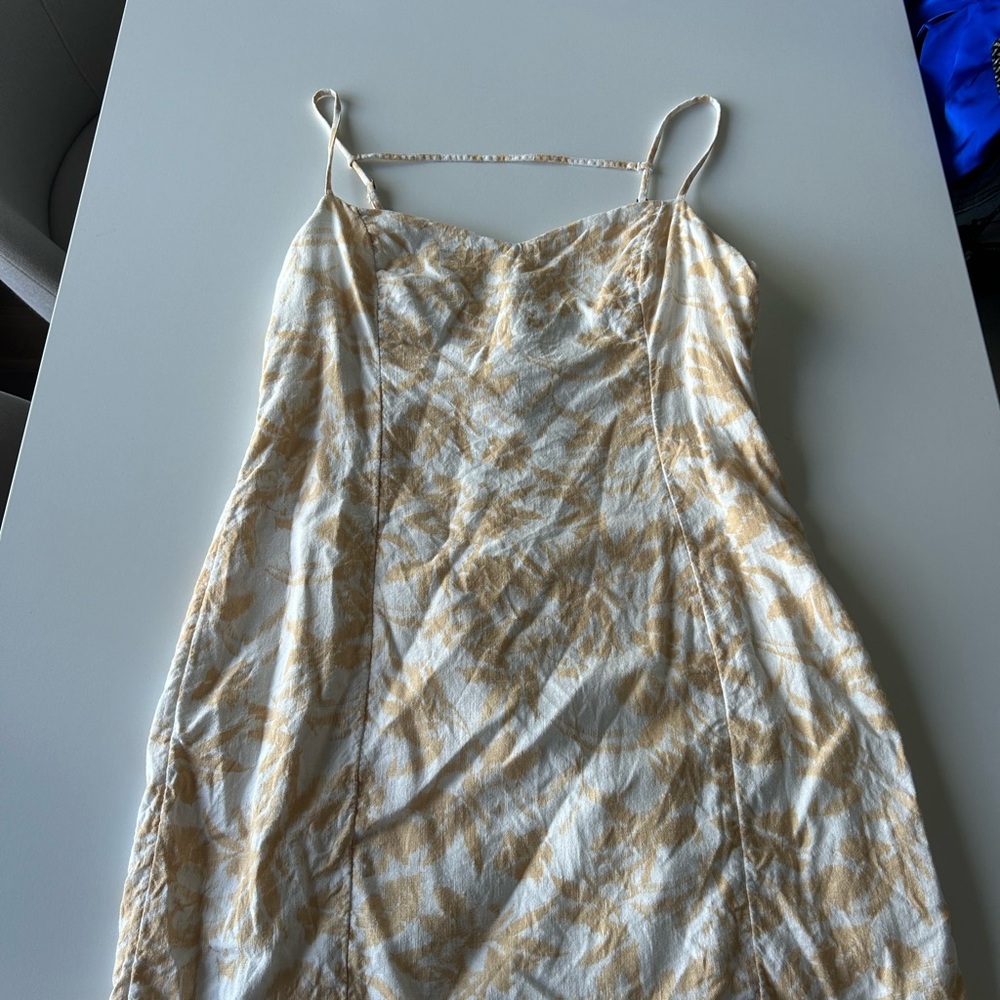 Abercrombie & Fitch Cream and Gold Patterned Top